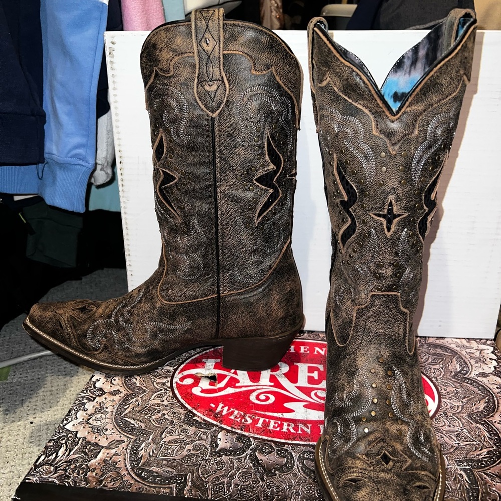 Laredo snip toe west boot